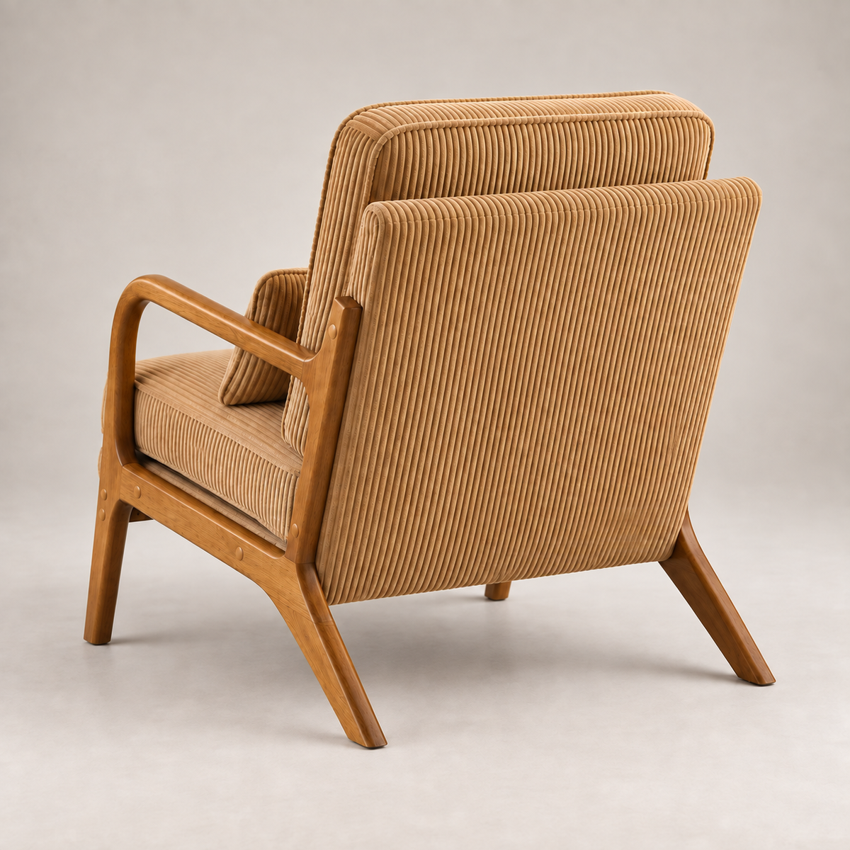Dos du fauteuil Colette en velours côtelé camel