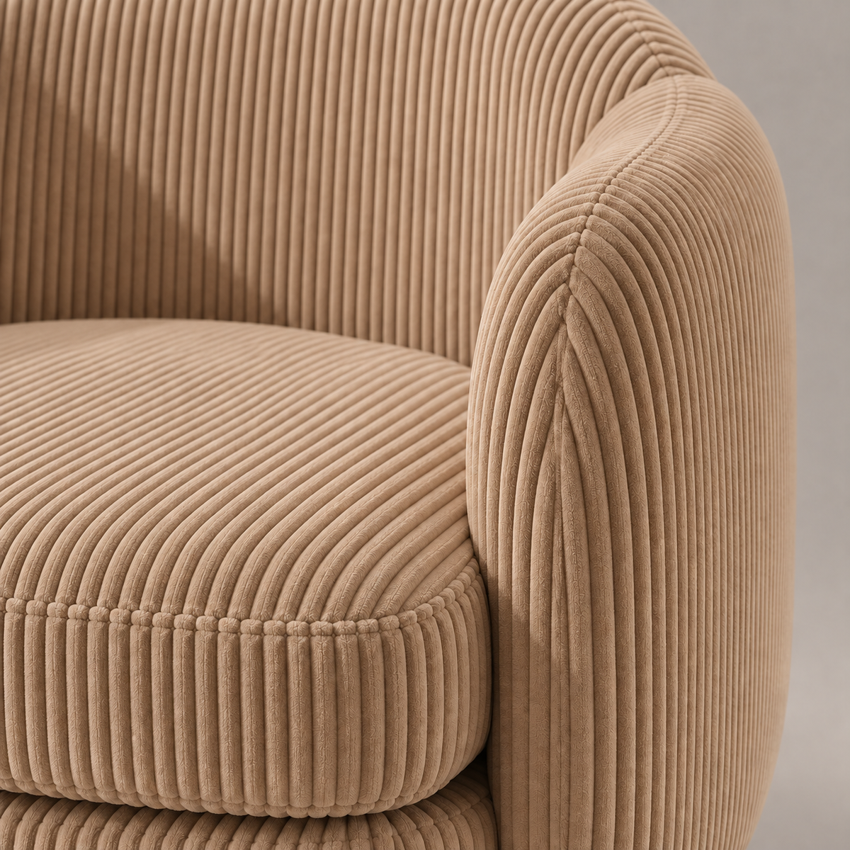 Détail des côtes du velours camel du fauteuil Louise