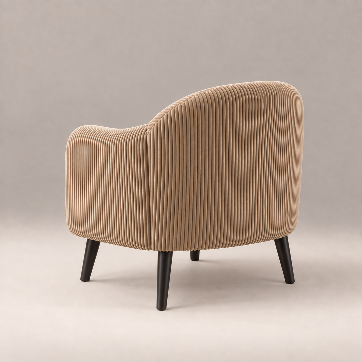 Dos arrondi du fauteuil Louise en velours côtelé camel